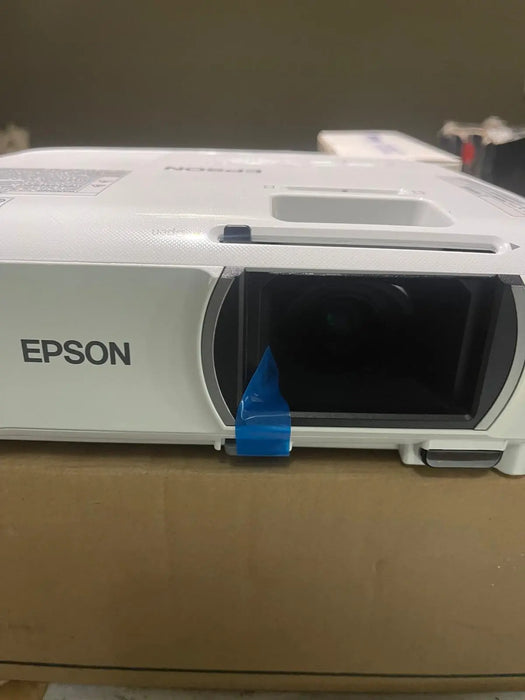 Home Cinema 880 3LCD 1080p Projector