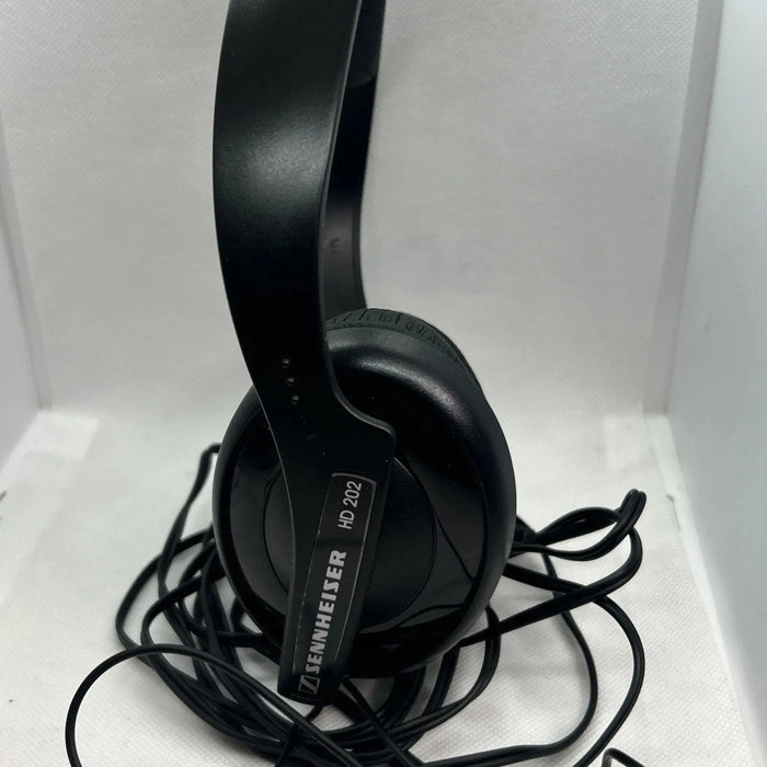 Sennheiser HD202 Closed-Back Black Headphones with Noise Isolation (Used)