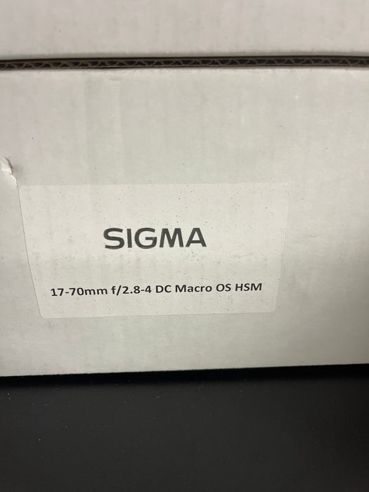 Sigma 17-70mm f/2.8-4 DC Macro OS HSM Lens f/Canon (Open Box)