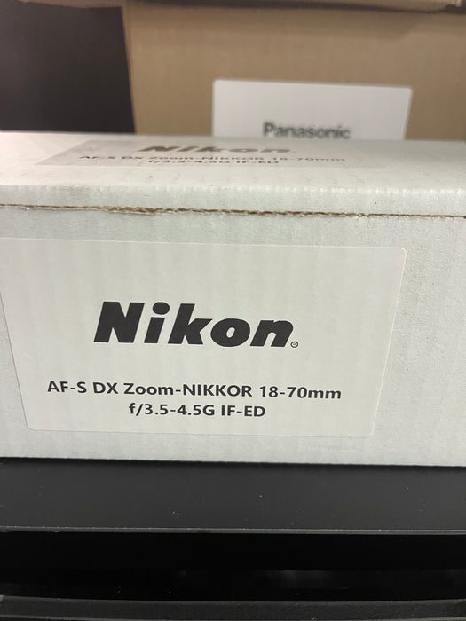Nikon 18-70mm f/3.5-4.5G ED IF AF-S DX Nikkor Zoom Lens (Open Box)