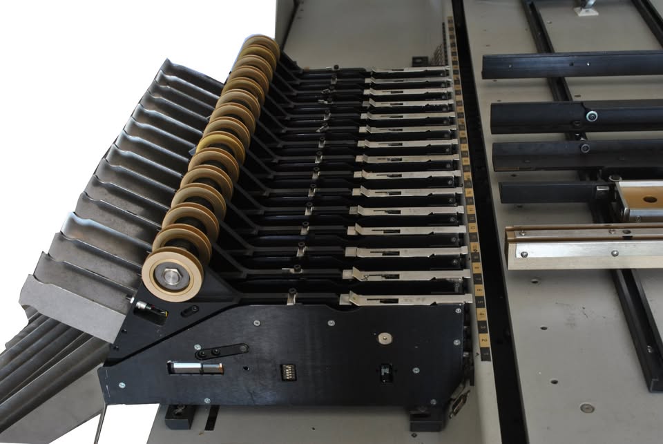 APS Novastar L-60 Pick & Place Machine 1700 CPH 96 Feeder Slots