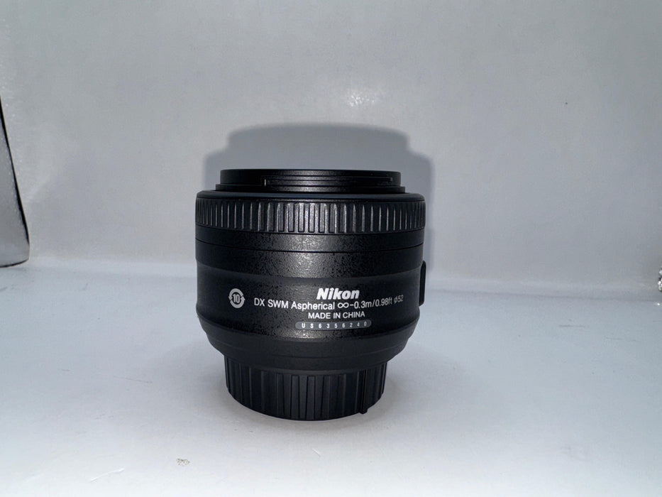 Nikon AF-S DX NIKKOR 35mm f/1.8G Lens (Used, 9/10 Condition)