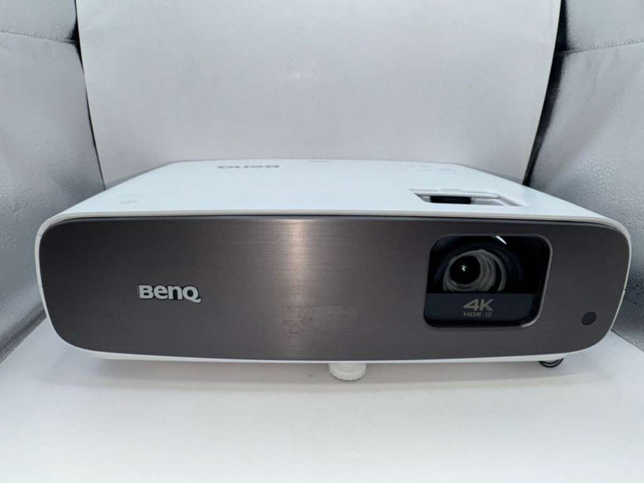 BenQ HT3550 HDR XPR 4K UHD Home Theater Projector (Used, 9/10 Condition)
