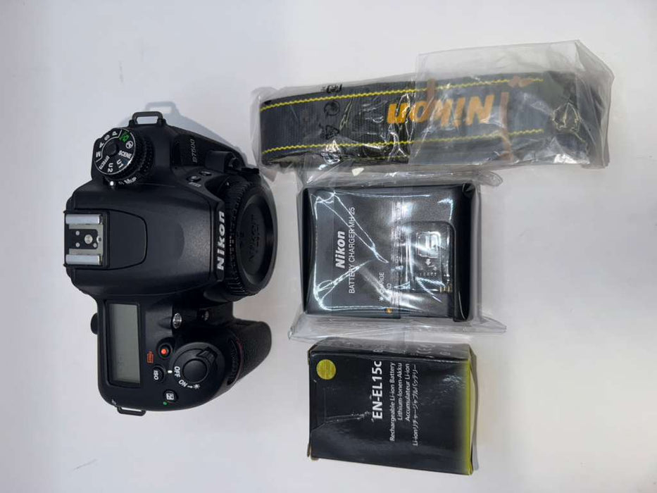 Nikon D7500 DSLR Camera (Body Only) (Used, 10/10 Condition)