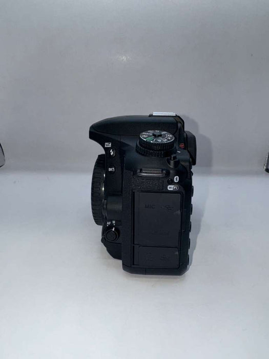 Nikon D7500 DSLR Camera (Body Only) (Used, 10/10 Condition)