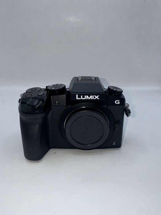 Panasonic Lumix DMC-G7 Mirrorless Digital Camera + LUMIX G Series 12-60mm F3.5-5.6 Lens (Used, 10/10 Condition)
