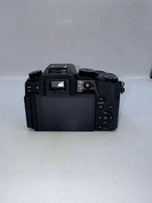 Panasonic Lumix DMC-G7 Mirrorless Digital Camera + LUMIX G Series 12-60mm F3.5-5.6 Lens (Used, 10/10 Condition)
