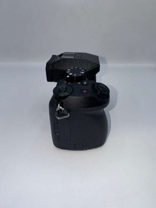 Panasonic Lumix DMC-G7 Mirrorless Digital Camera + LUMIX G Series 12-60mm F3.5-5.6 Lens (Used, 10/10 Condition)