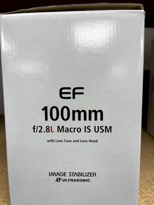 Canon EF 100mm f/2.8L Macro IS USM Lens Kit Tripod