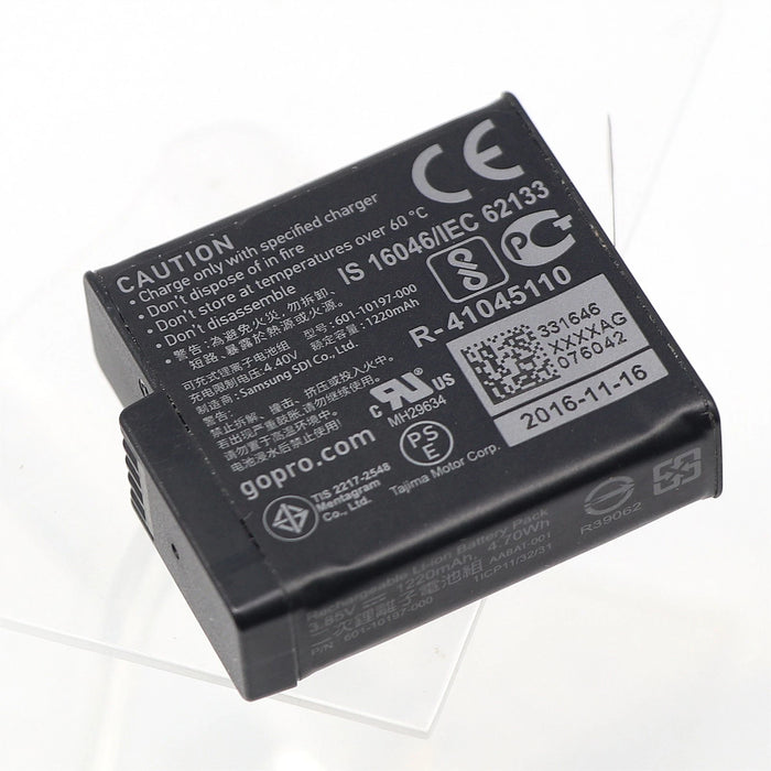 2-Pack Original GoPro HERO5 Battery and Charger – Silver