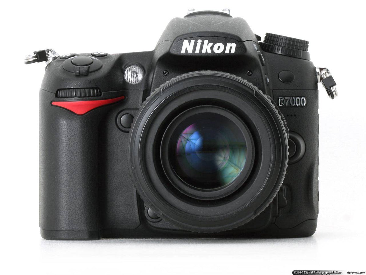 Nikon D7000/D7500 DSLR Camera with 18-140mm VR Lens - Black Nikon D7000/D7500 DSLR Camera with 18-140mm VR Lens - Black