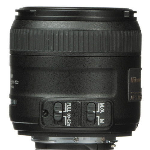 Nikon AF-S DX Micro-NIKKOR 40mm f/2.8G Lens Starter Kit