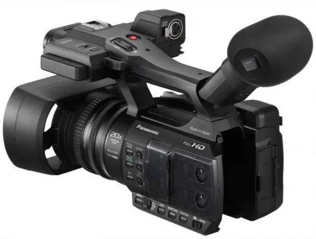 Panasonic AG-AC30 Full HD Camcorder w/ Touch Panel LCD Viewscreen and Built-In LED Light Starter Bundle