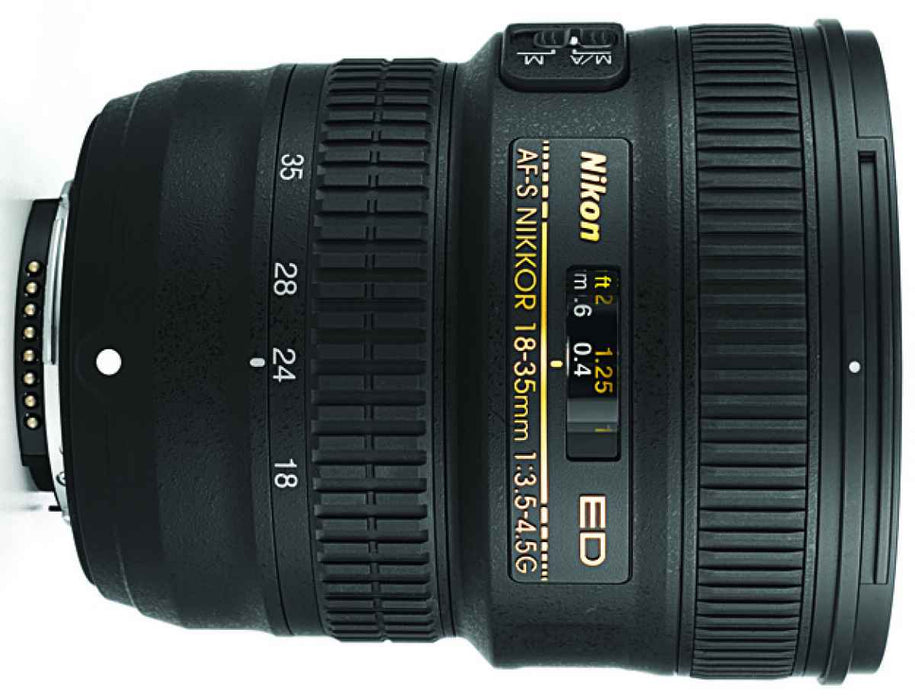 Nikon AF-S NIKKOR 18-35mm f/3.5-4.5G ED Lens Flash Bundle